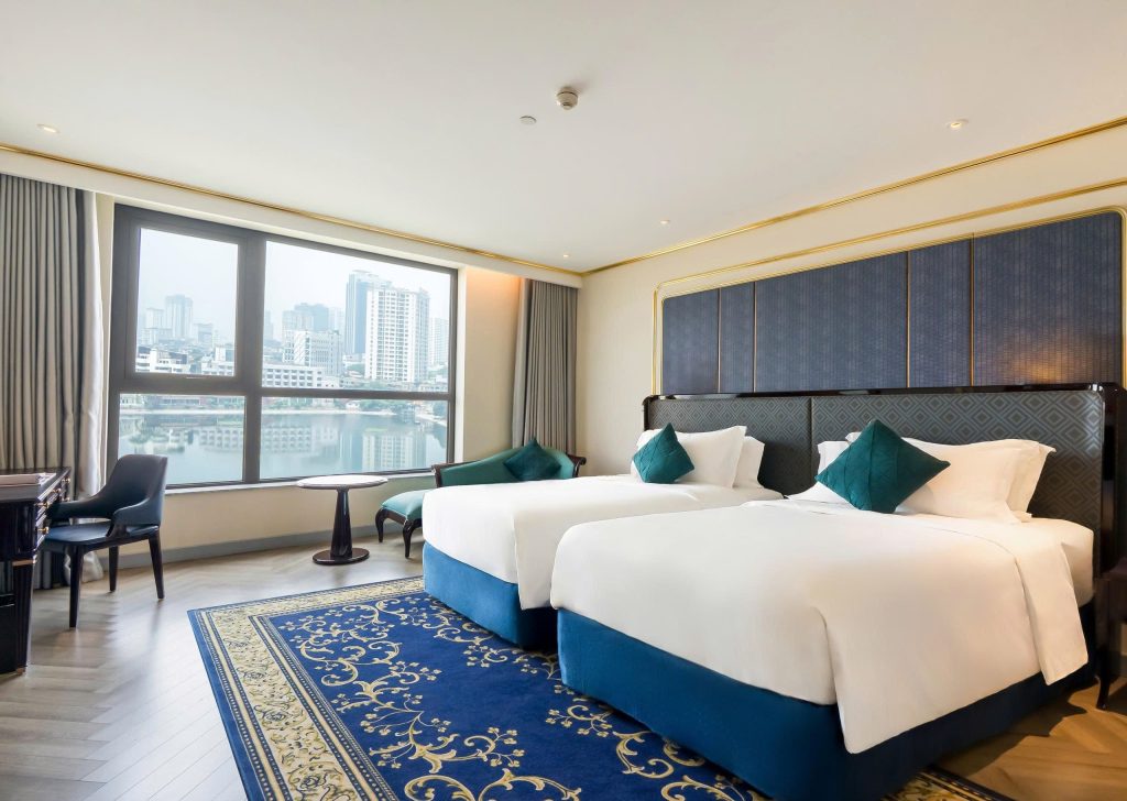 Premier Lake View Twin