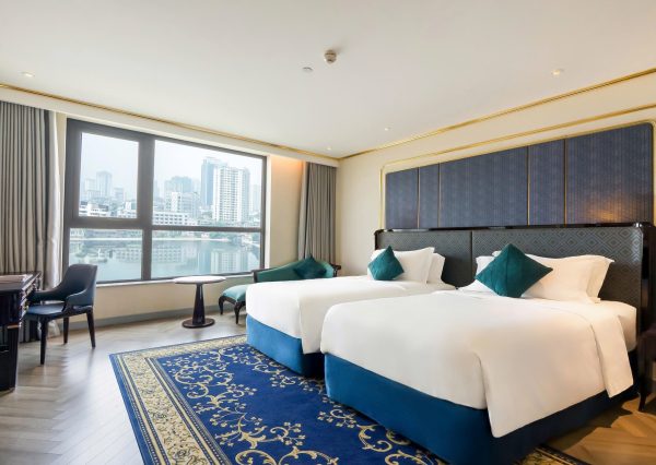 Premier Lake View Twin