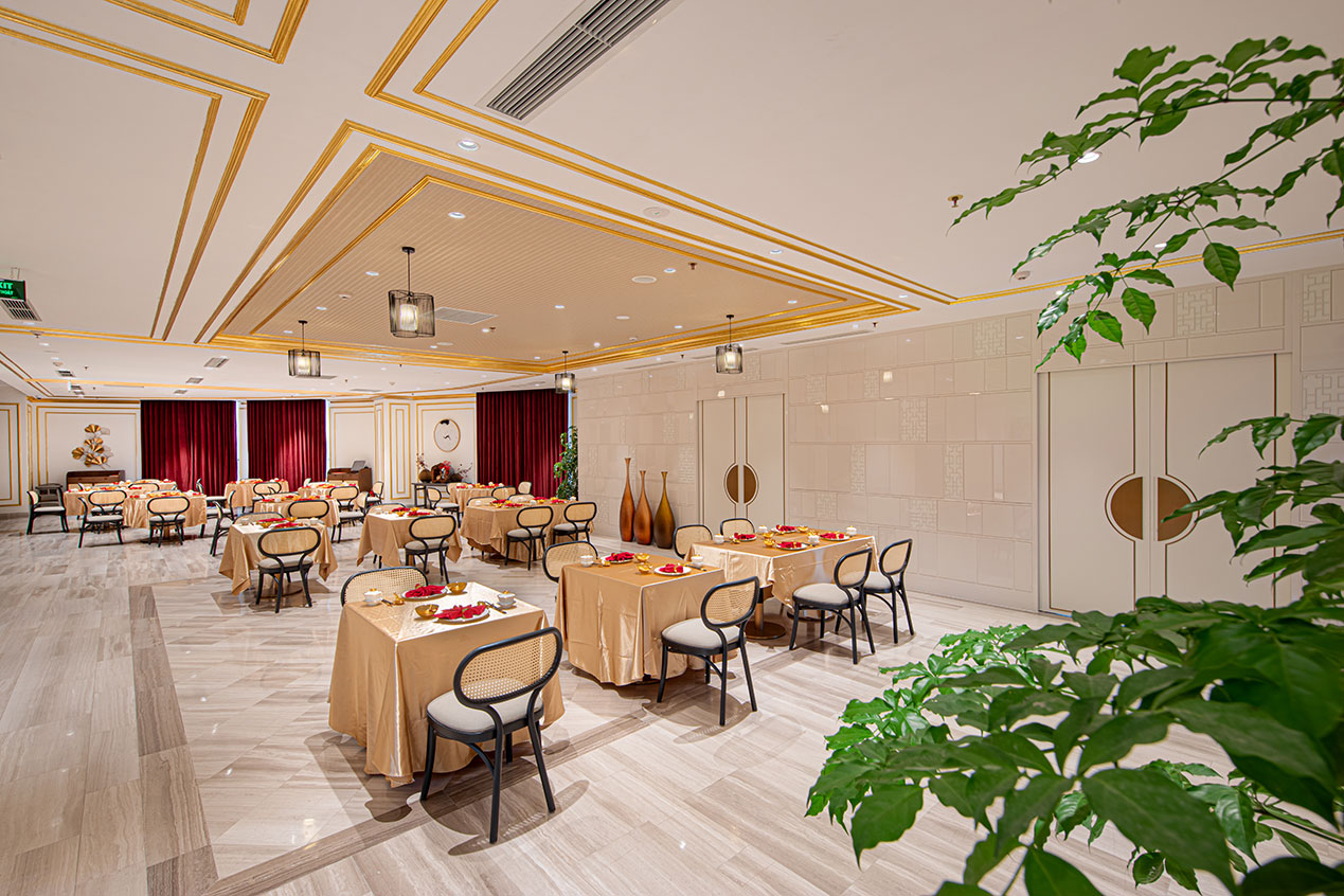 GOLDEN LAKE PALACE RESTAURANT