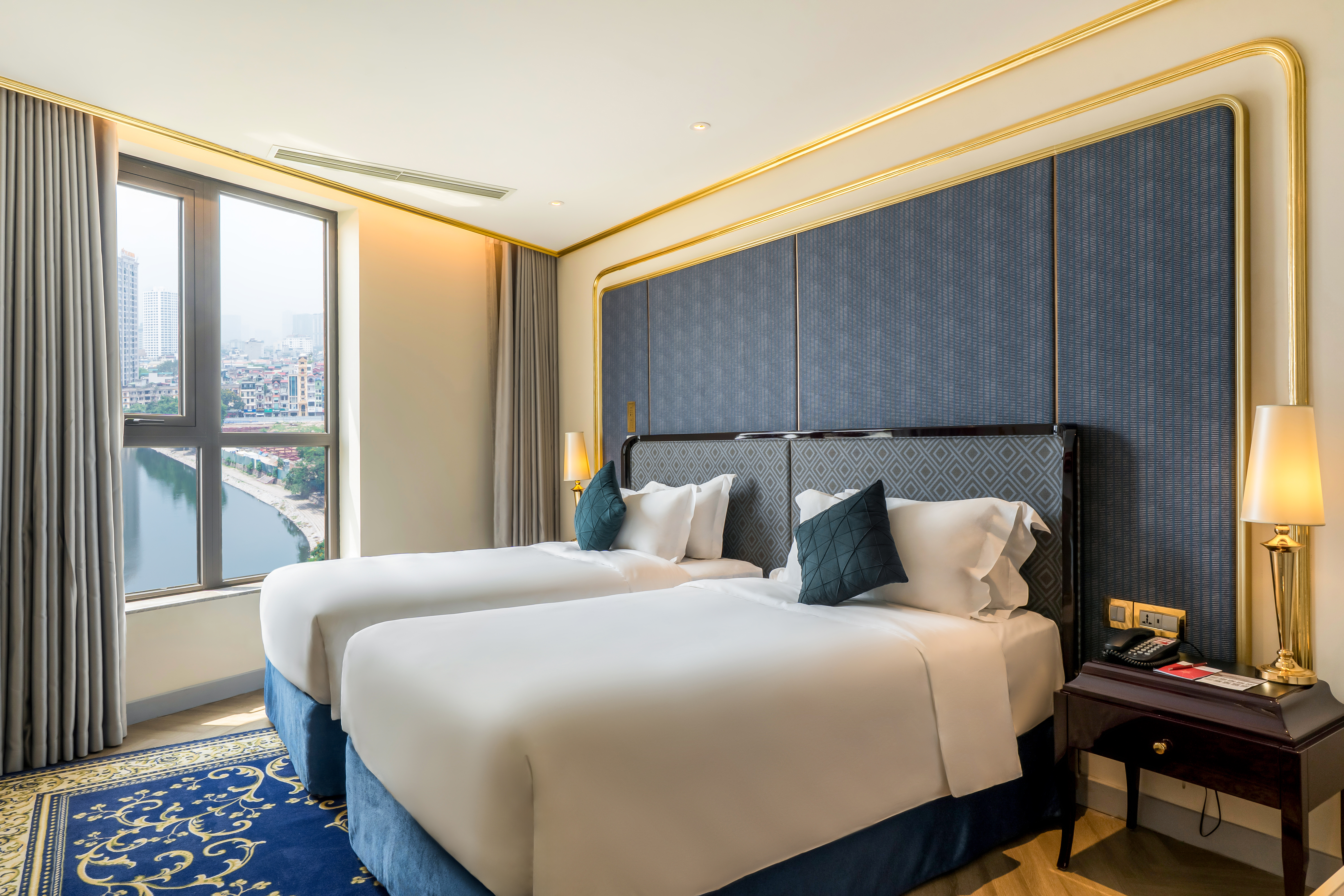 Lake View Executive Suite