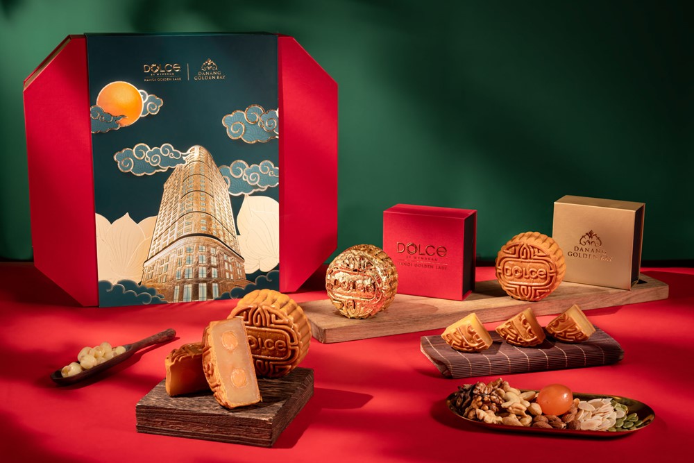 Dolce By Wyndham Hanoi Golden Lake Lần Đầu Tiên Ra Mắt Bánh Dát Vàng