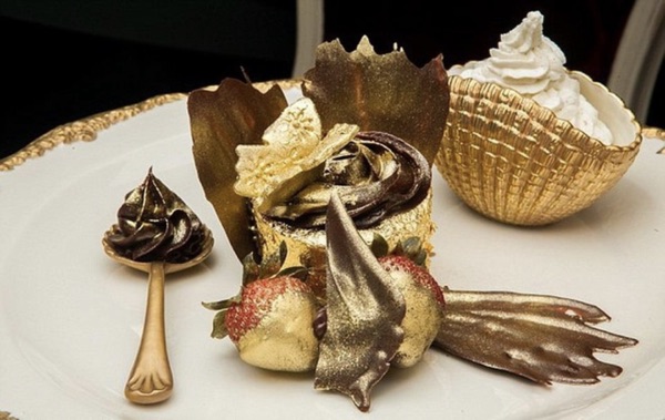 Các món ăn dát vàng đem lại trải nghiệm ẩm thực hoàng gia