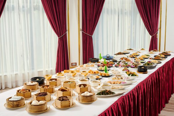 Enjoy unique Cantonese cuisine at Golden Lake Palace