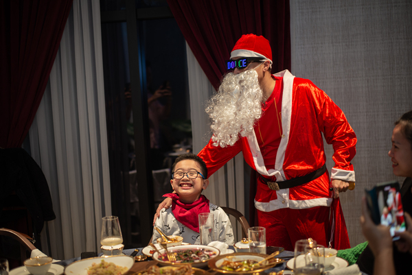 Bữa tiệc Buffet Giáng Sinh ấm áp – Christmas Eve Buffet Feast