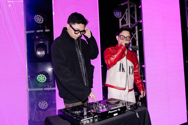 DJ trình diễn tại Countdown Party Dolce by Wyndham Hanoi Golden Lake